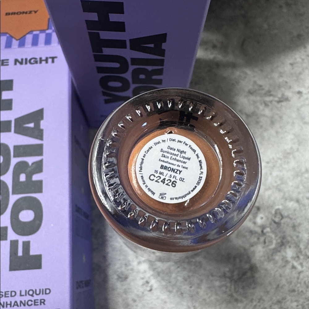 Youthforia BRONZY Sun-kissed Skin Enhancer Liquid highlighter - Picture 4 of 4